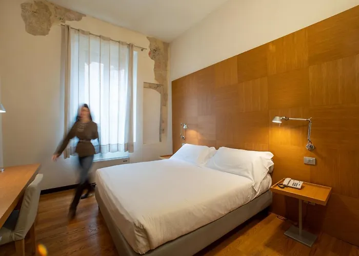 Szálloda Annunziata Ferrara