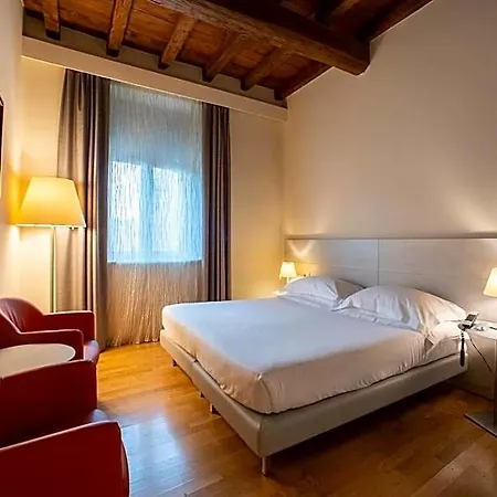 Otel Annunziata Ferrara
