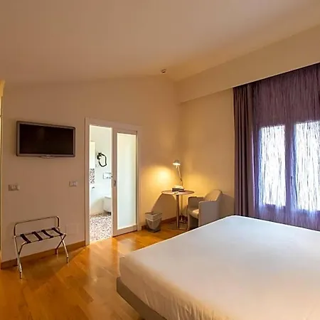 Annunziata Otel Ferrara